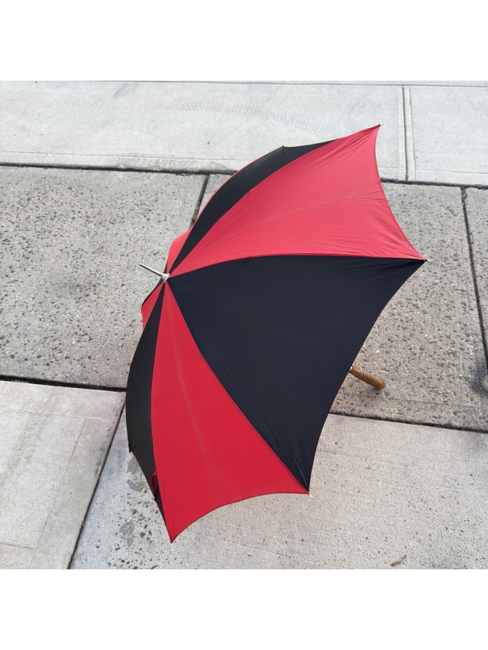 Vintage Red & Black Full Size Manual Stick Umbrella Wooden Made In Hong Kong